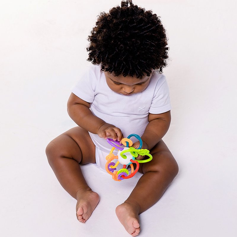 brinquedo buba chocalho e mordedor fruit ball 3m 03