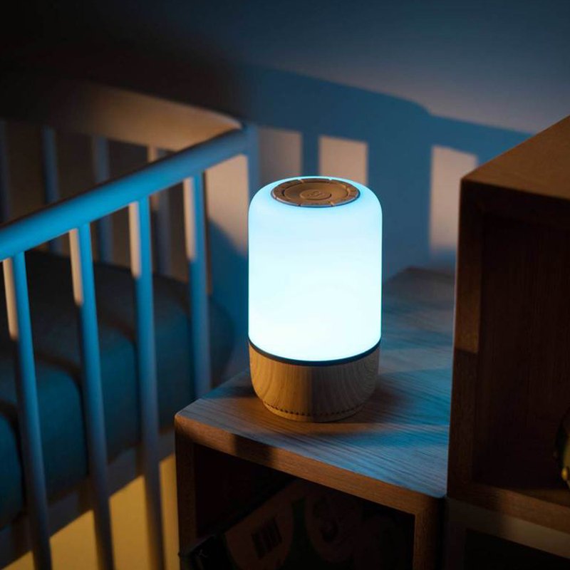 09 luminaria maxi cosi soothe luz e som linha conectada com ruido branco unico