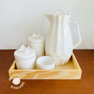 Kit Higiene para Bebê Detalhes Cerâmica com Bandeja e Garrafa Térmica Borboleta Bege