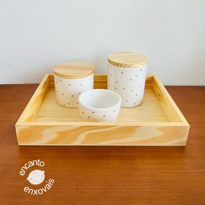 Kit Higiene Detalhes Cerâmica com Bandeja Poá Bege Tampa em Madeira