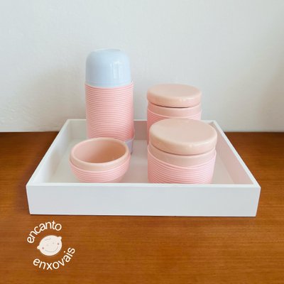 Kit Higiene Detalhes Cerâmica com Bandeja e Garrafa Térmica Rosa Alinhavado Menor