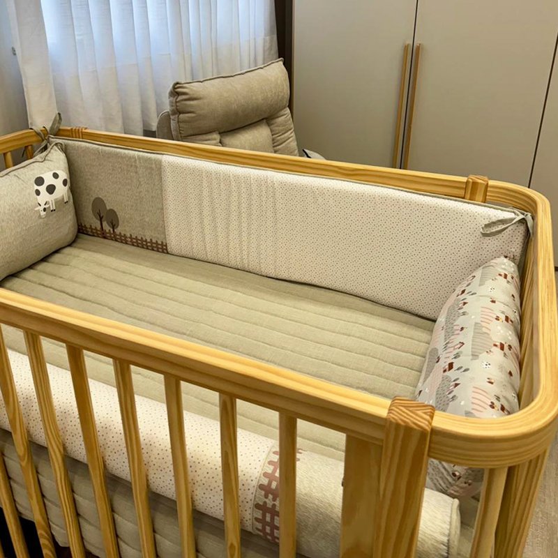 detalhes lateral kit berco coracao de mae fazendinha 8 pecas